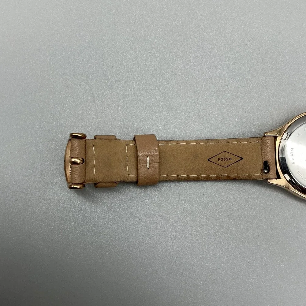 Fossil BQ1536IE Womens Watch 31mm Gold Tone Beige Leather Crystals New Battery